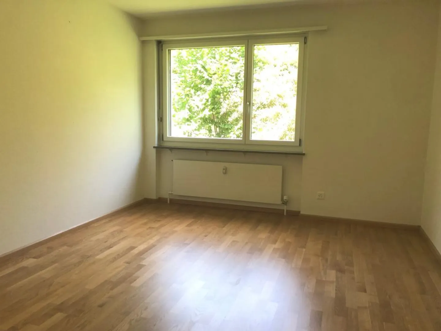 Appartamento 5 locali al 1° piano in posizione tranquilla da affittare - Foto 6 di 13