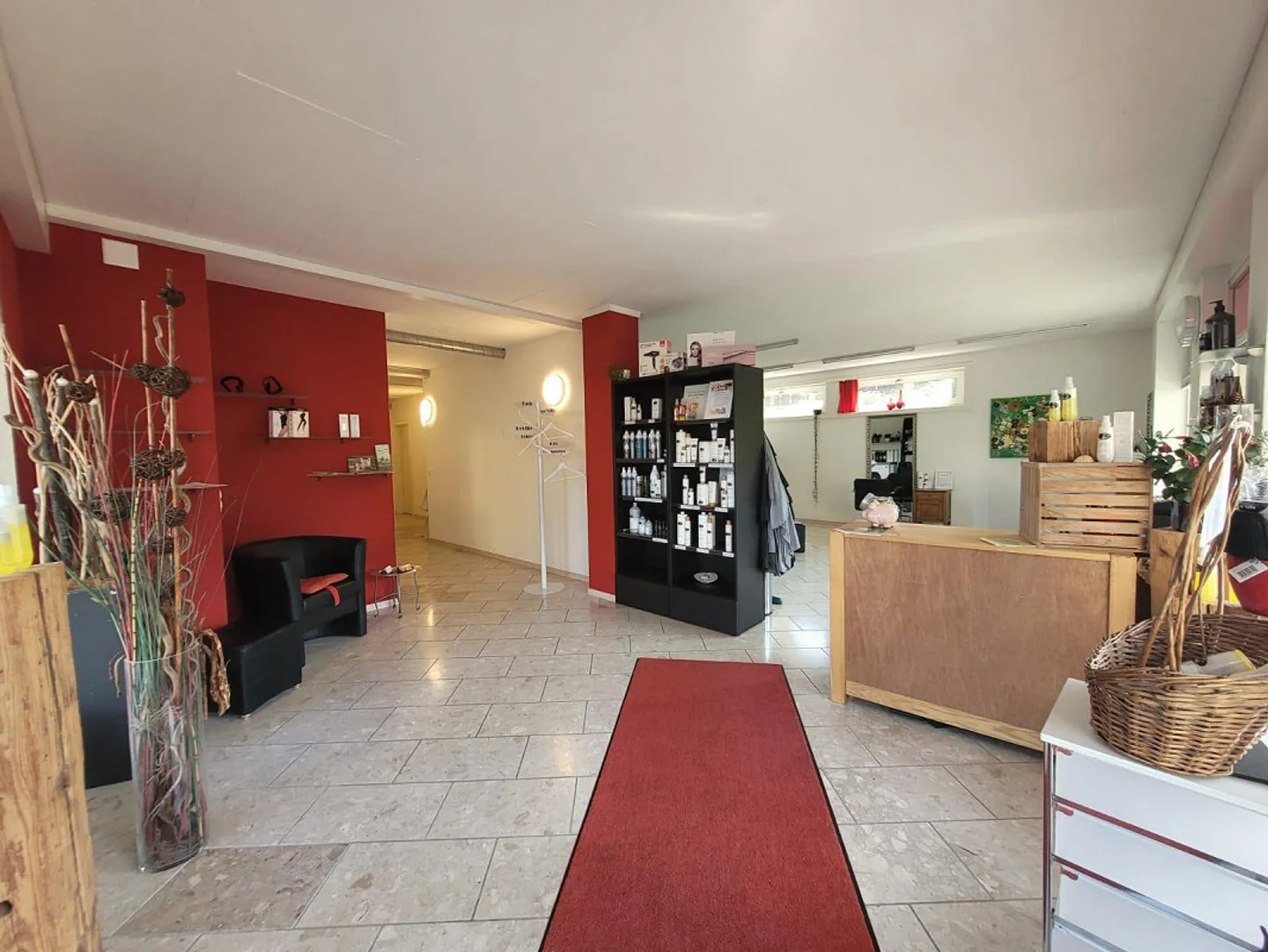 Spazio commerciale per studio, cosmetica o simile in una posizione centrale - Foto 2 di 5