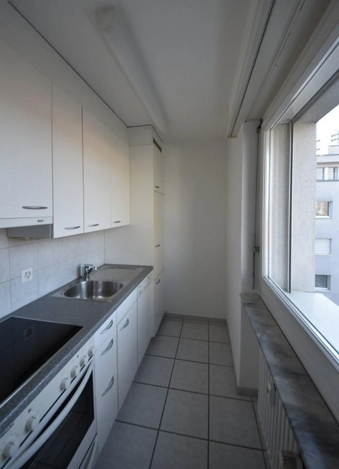 SMALL BUT FINE IN THE HEART OF PRATTELN - Photo 3 of 5