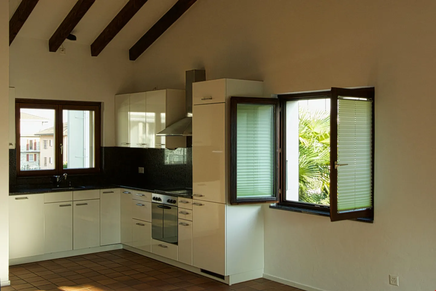 ASCONA, Nous louons un élégant appartement de 3½ pièces avec cheminée et style - Photo 9 sur 16