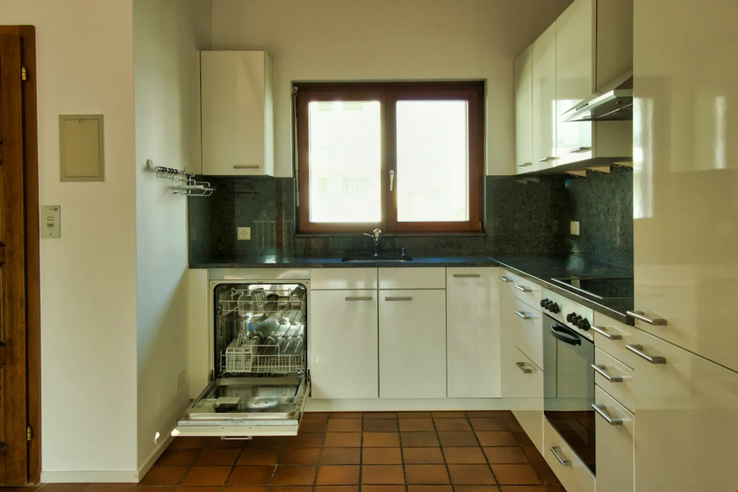 ASCONA, Nous louons un élégant appartement de 3½ pièces avec cheminée et style - Photo 10 sur 16