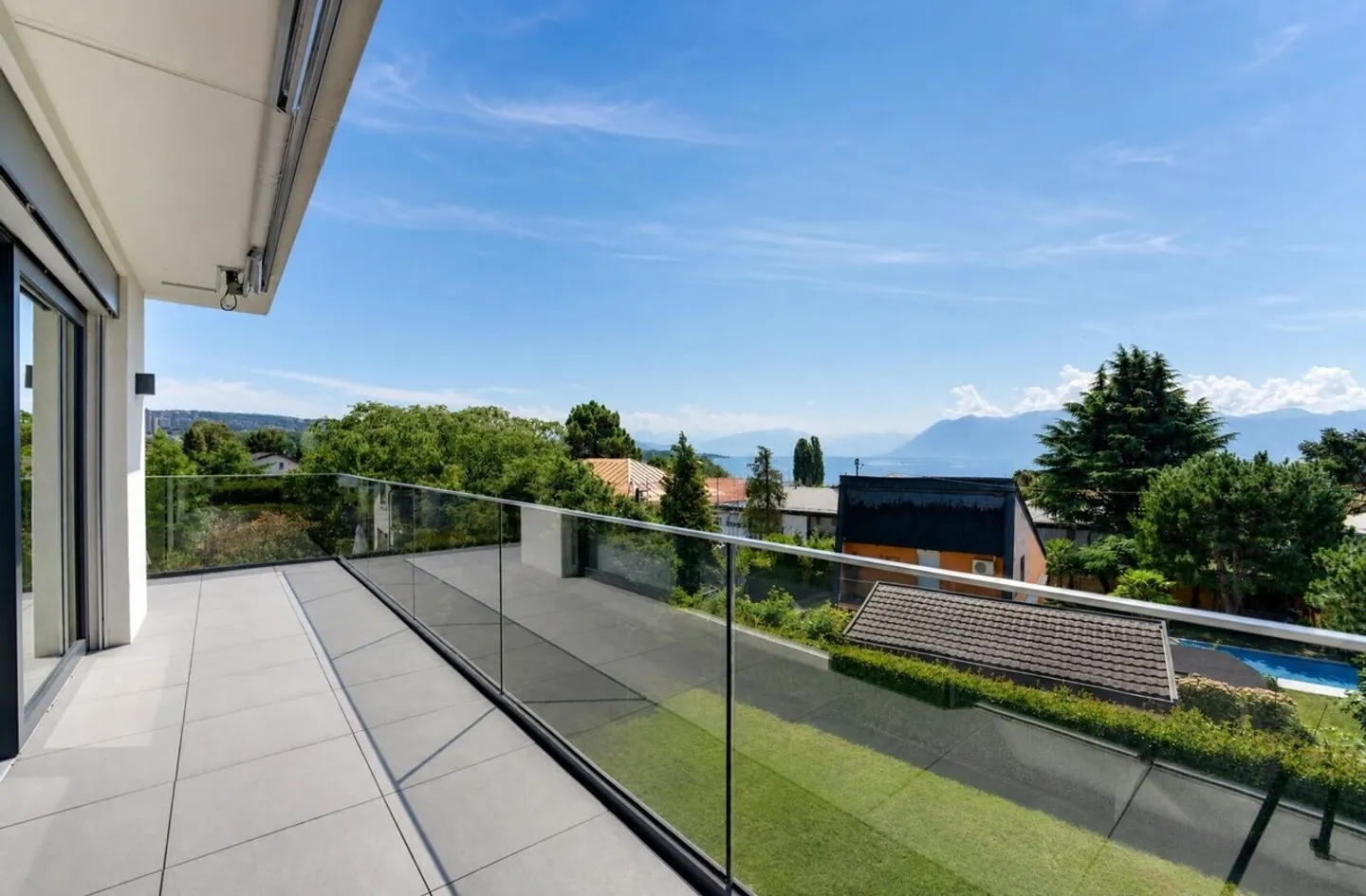 Appartement de luxe avec vue alpine - Photo 3 sur 7