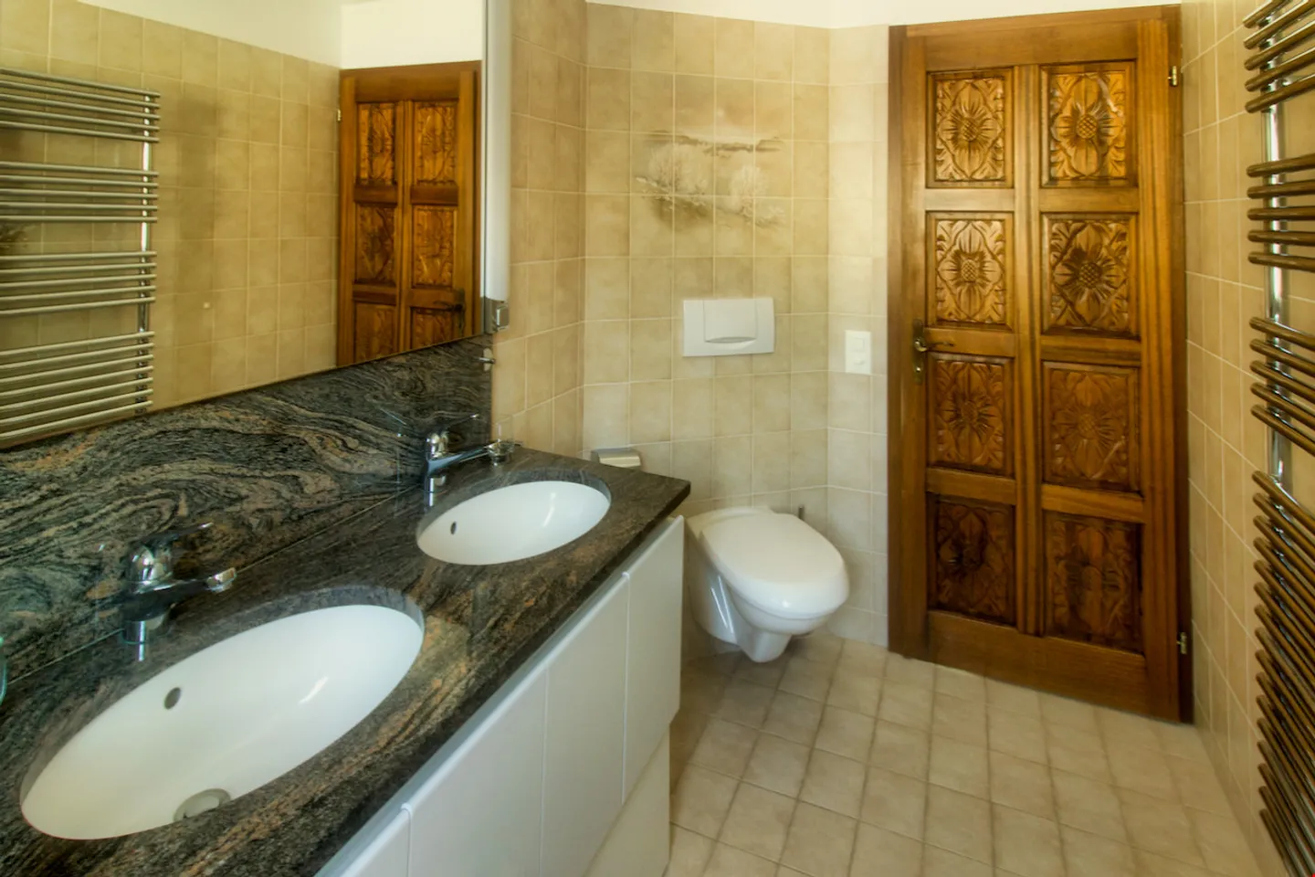 ASCONA, Nous louons un élégant appartement de 3½ pièces avec cheminée et style - Photo 11 sur 16