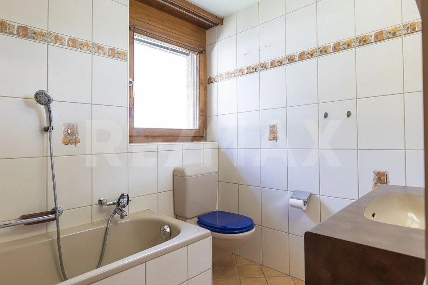 Beautiful apartment in the center of Gampel - Photo 9 of 12