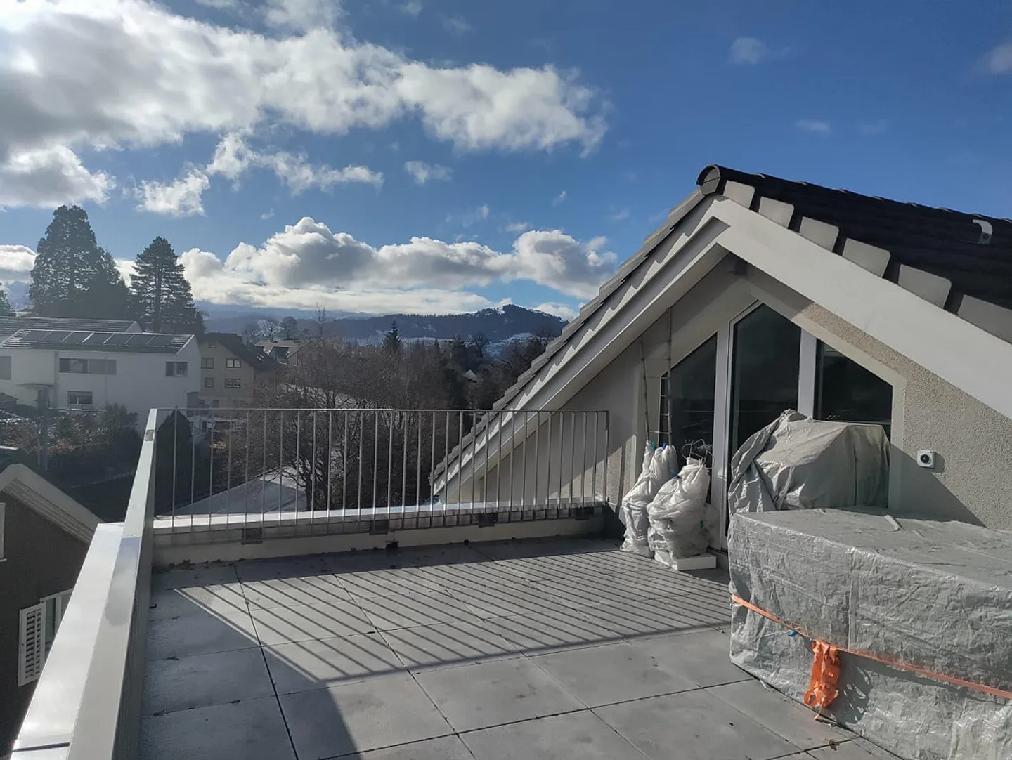 Traum Dachwohnung mit Terrasse - Foto 1 von 14