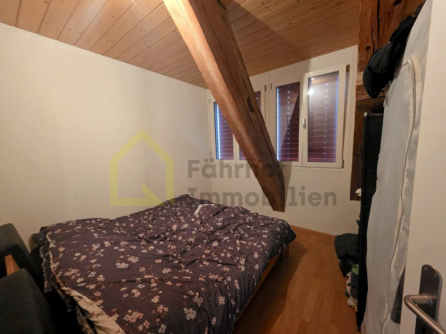 Charming Maisonette Apartment with Balcony - Photo 6 of 9