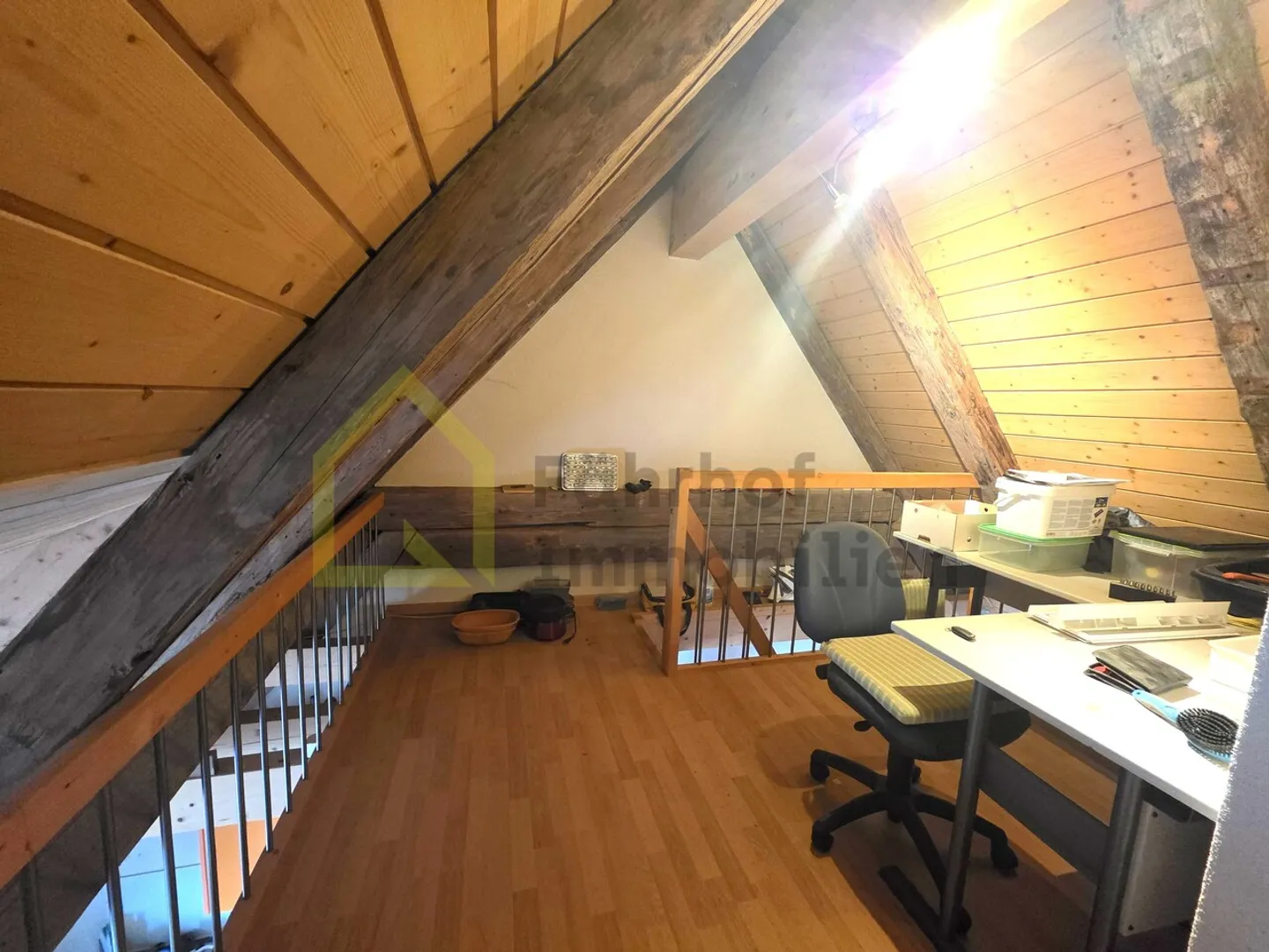 Charming Maisonette Apartment with Balcony - Photo 3 of 9
