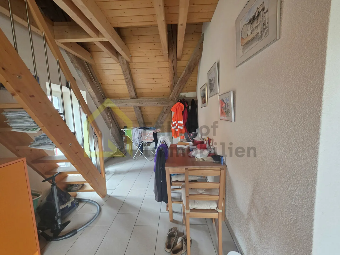 Charming Maisonette Apartment with Balcony - Photo 5 of 9