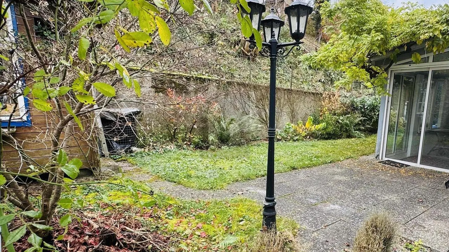 AN SONNIGER LAGE MIT GARTEN! - Foto 5 von 6