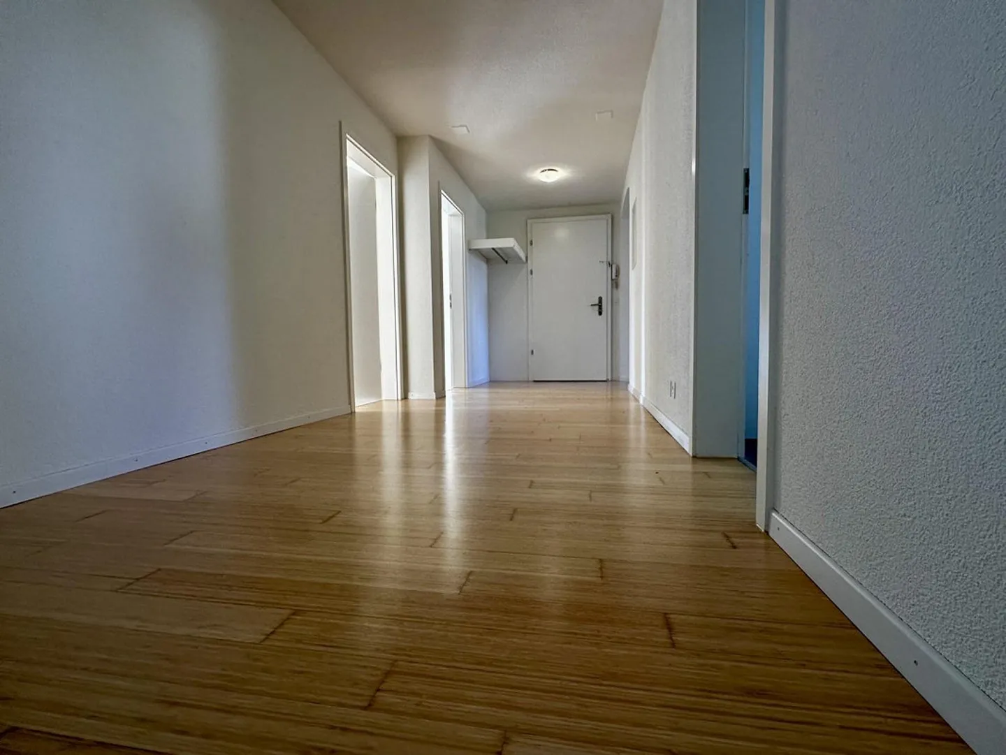 Helle 4.5-Zimmerwohnung mit Balkon in Zollikofen mieten - Foto 2 von 9