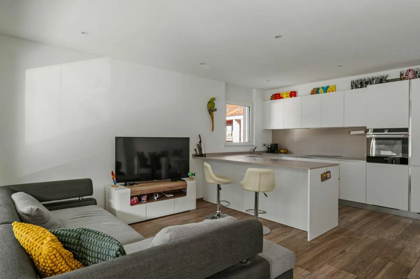 Modernes 3.5-Zimmer-Apartment in Claro - Foto 7 von 16