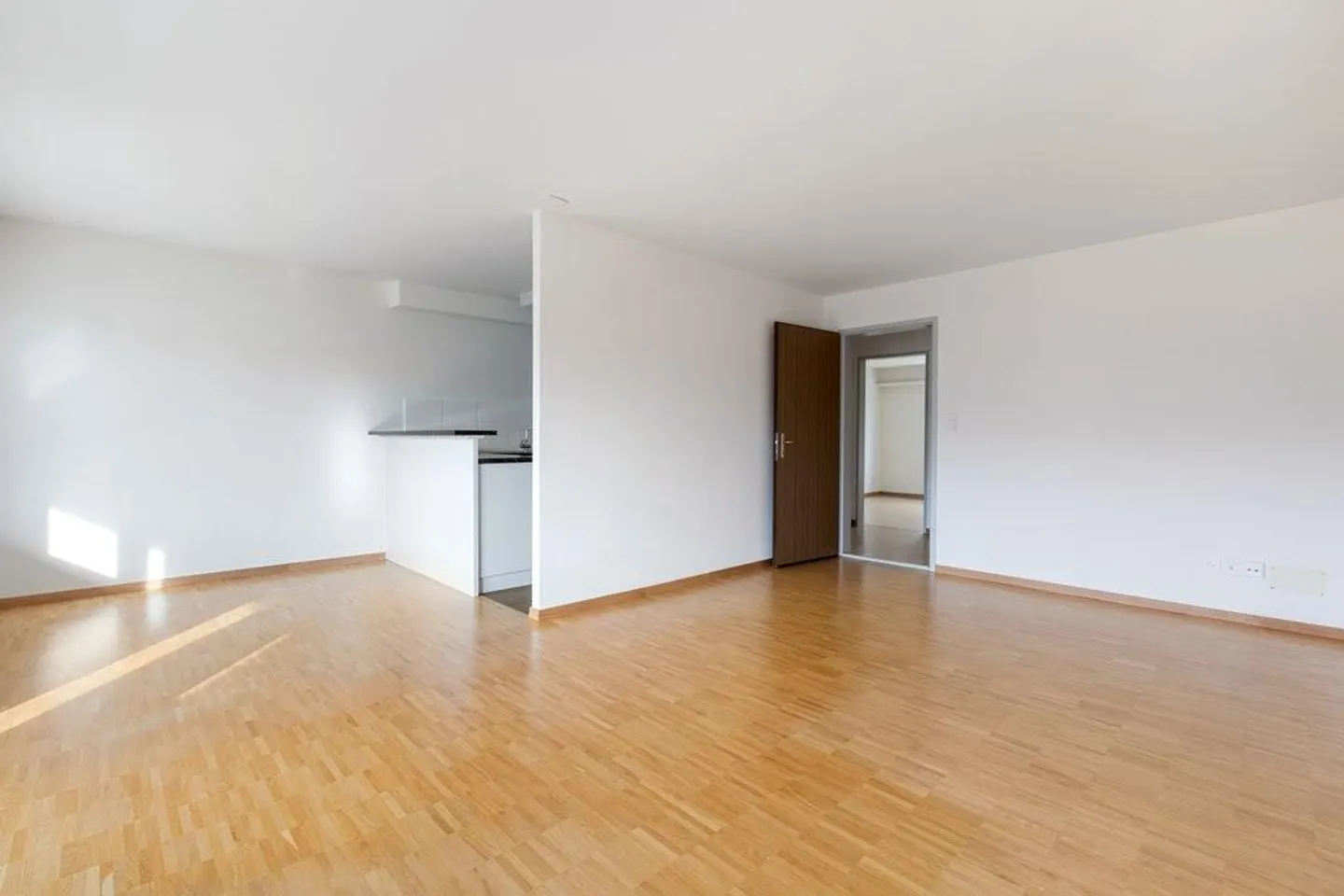 Quiet and sunny location at the entrance of Engelburg - Photo 4 of 8