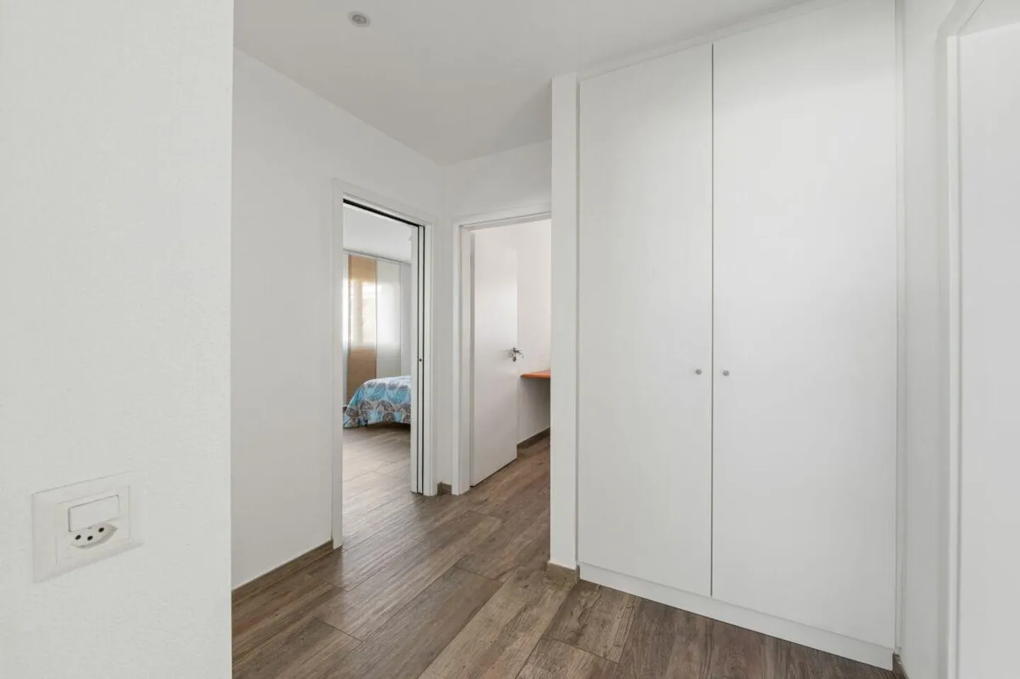 Modernes 3.5-Zimmer-Apartment in Claro - Foto 8 von 16