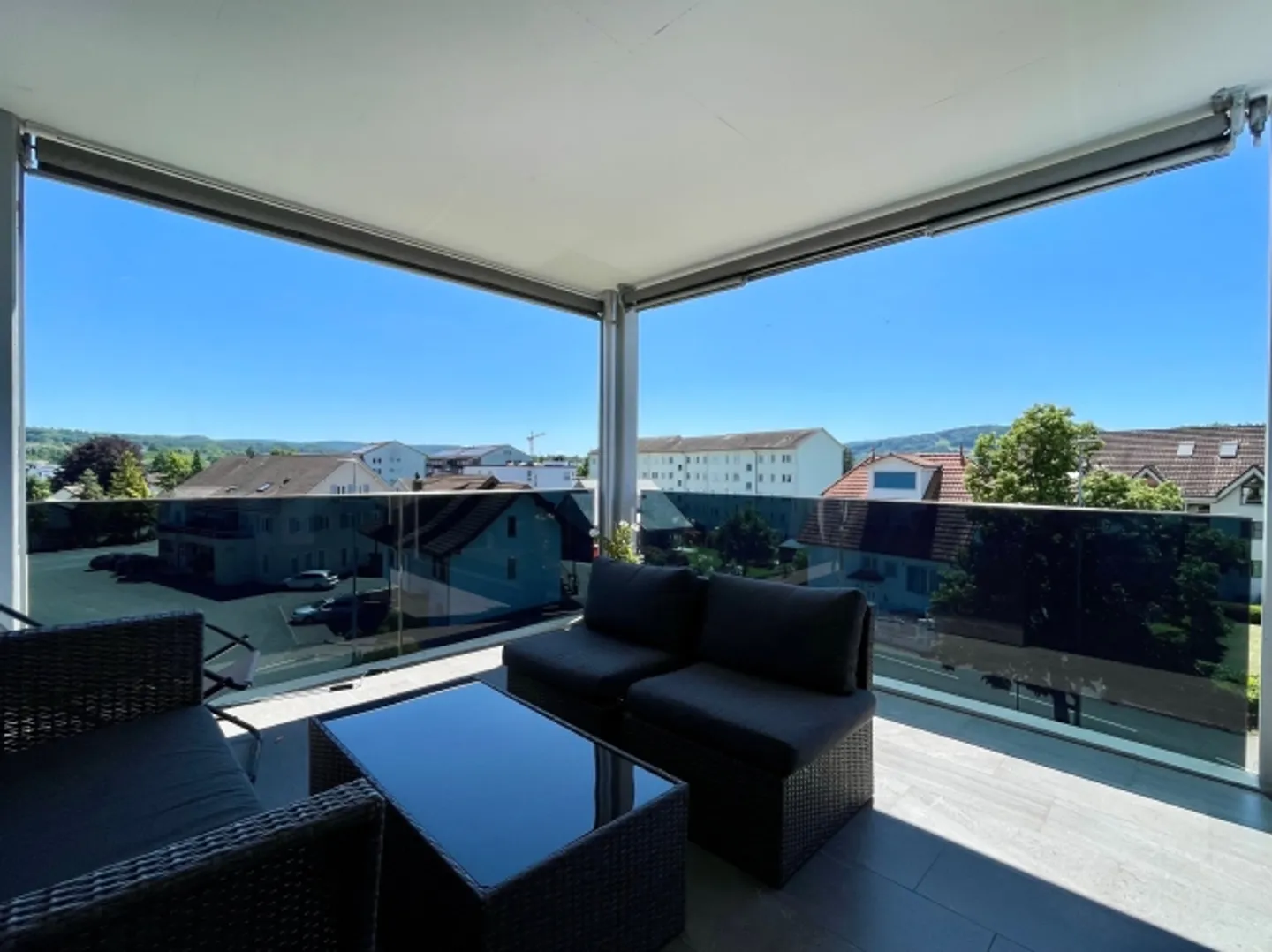 Appartement moderne et spacieux de 4,5 pièces avec beau balcon à Kleindöttingen - Photo 1 sur 11