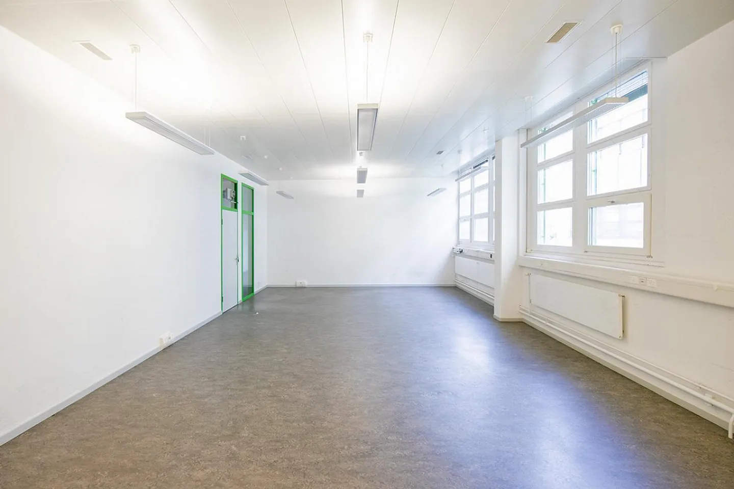 Office - Studio and Warehouse - Photo 2 of 4