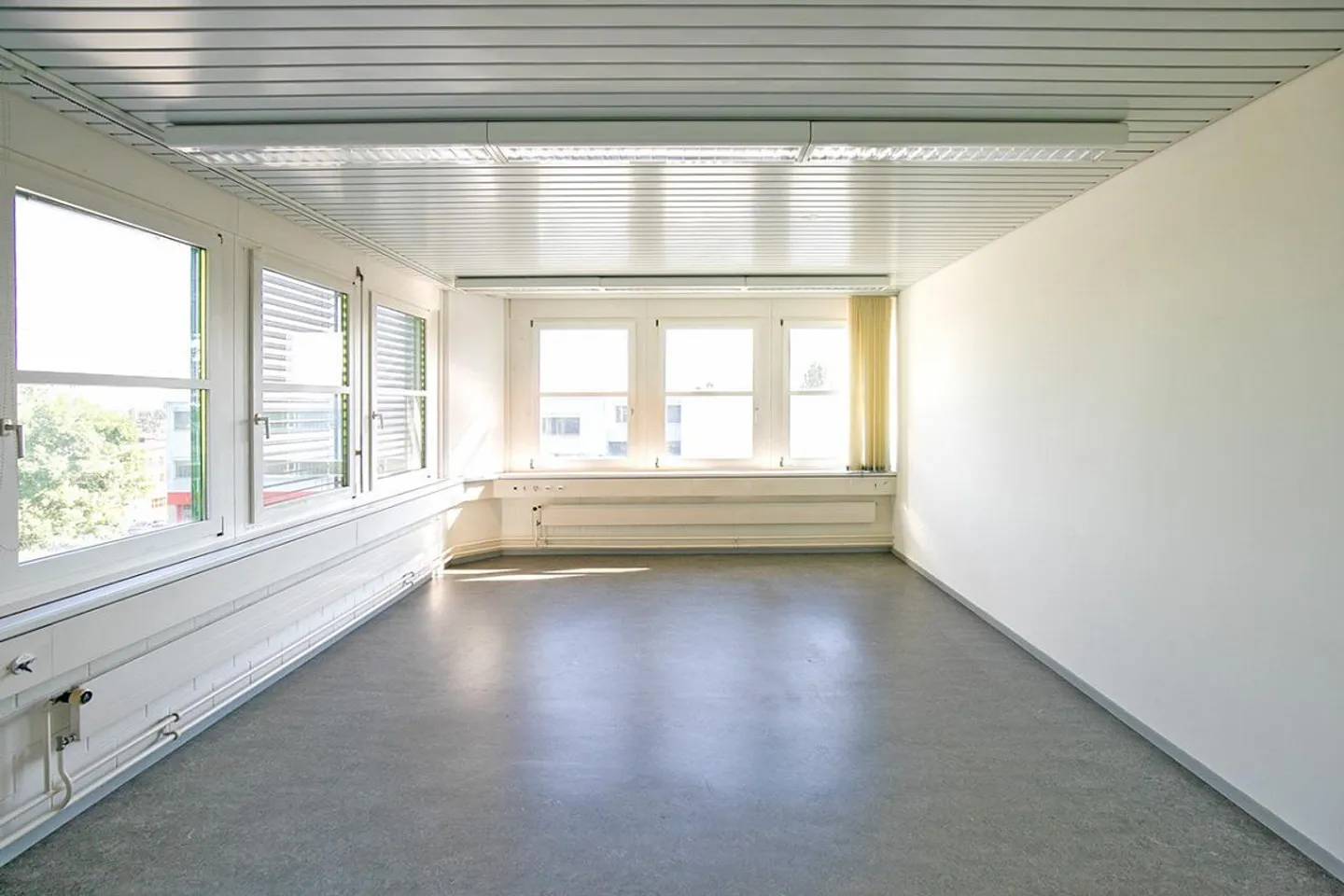 Office - Studio and Warehouse - Photo 3 of 4