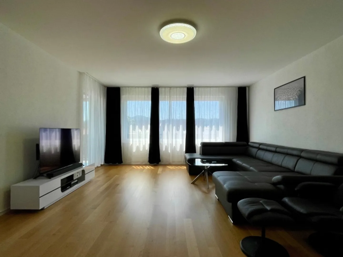 Appartement moderne et spacieux de 4,5 pièces avec beau balcon à Kleindöttingen - Photo 2 sur 11