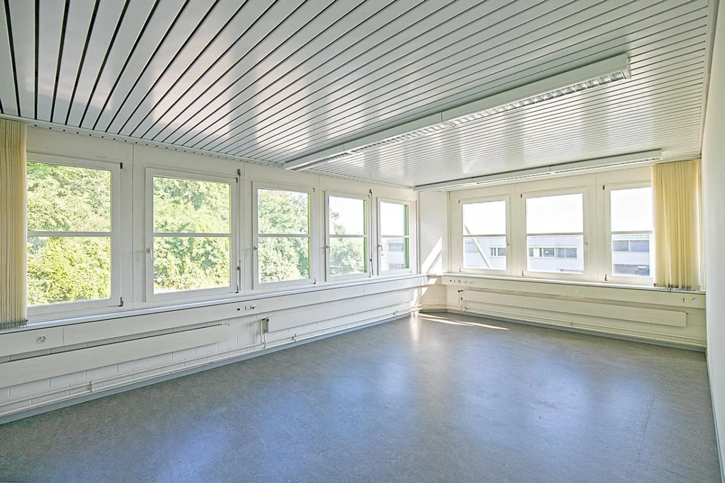 Office - Studio and Warehouse - Photo 4 of 4