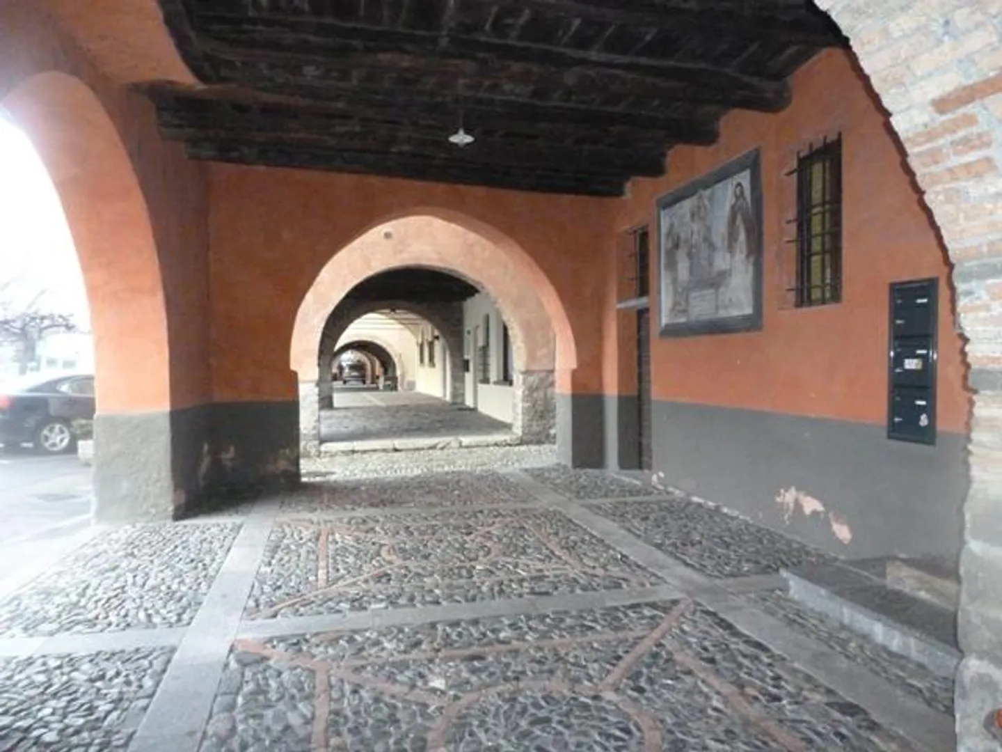 Bell'appartamento in un antico palazzo - Foto 1 di 13
