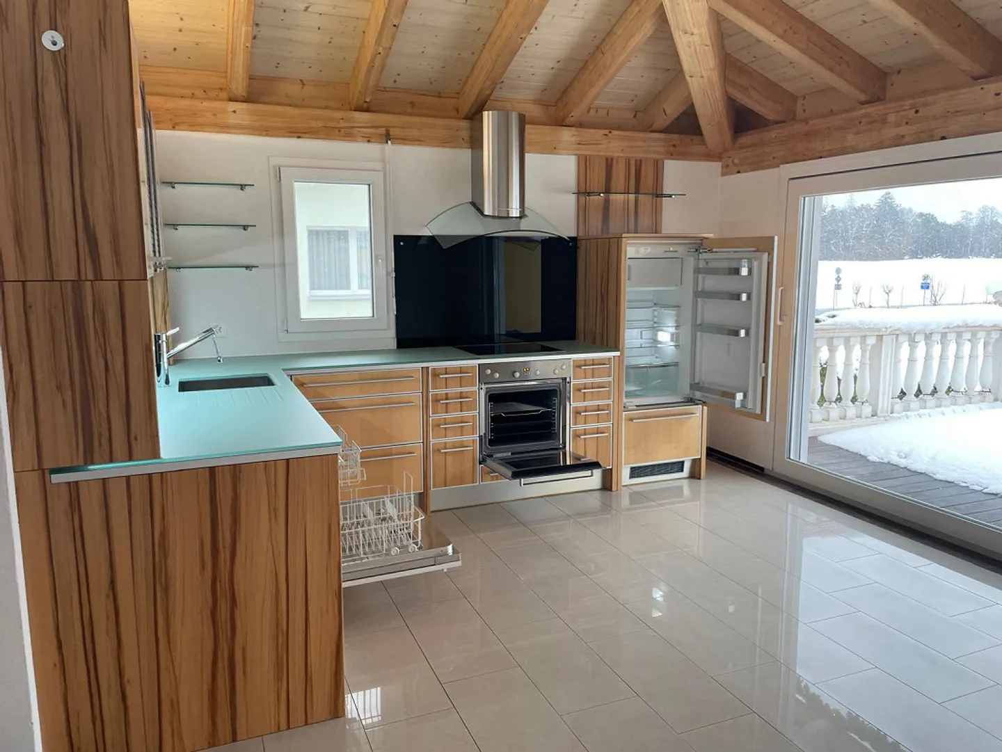 Appartement terrasse 2,5 pièces / maison individuelle 1er étage, 55m2 - Photo 2 sur 8