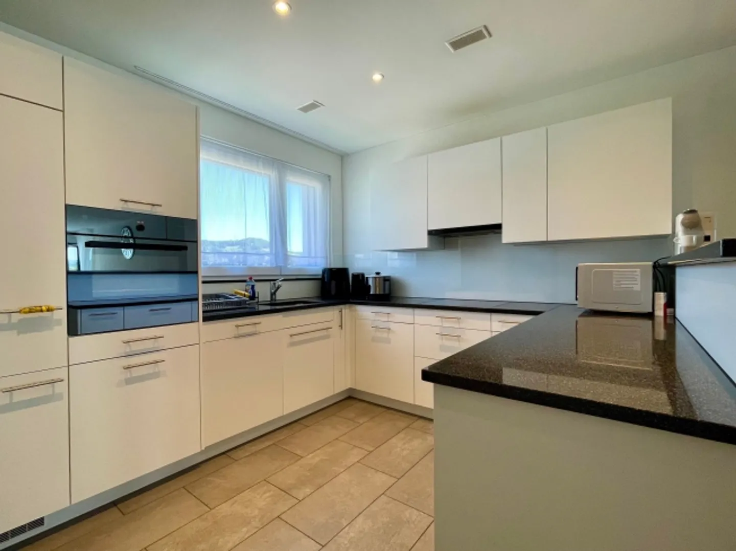 Appartement moderne et spacieux de 4,5 pièces avec beau balcon à Kleindöttingen - Photo 5 sur 11