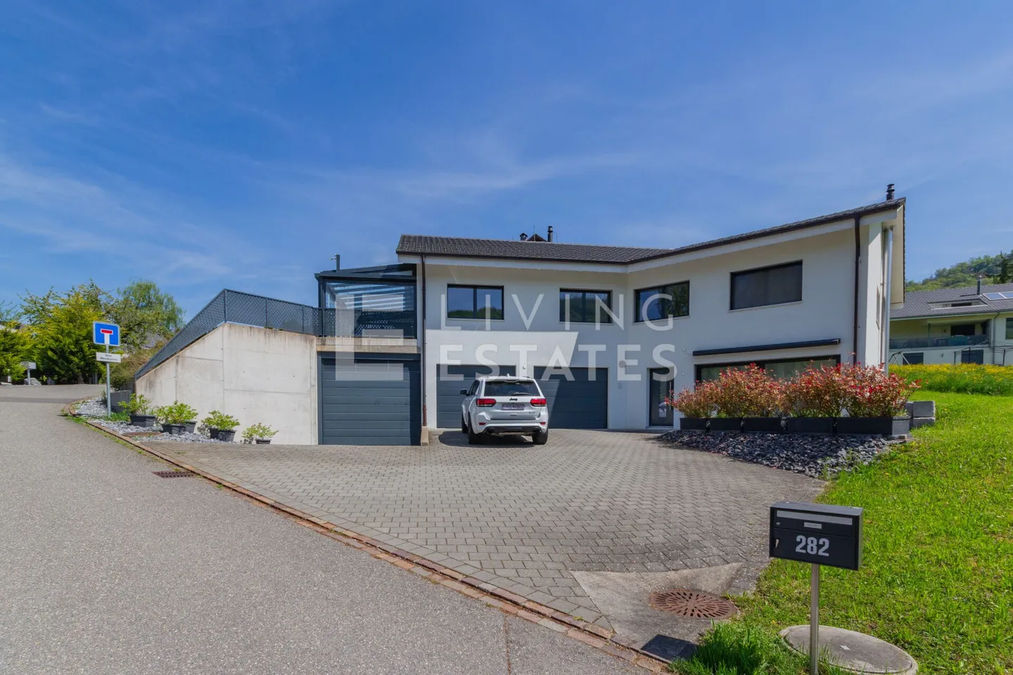 Single house for sale - Photo 1 of 14