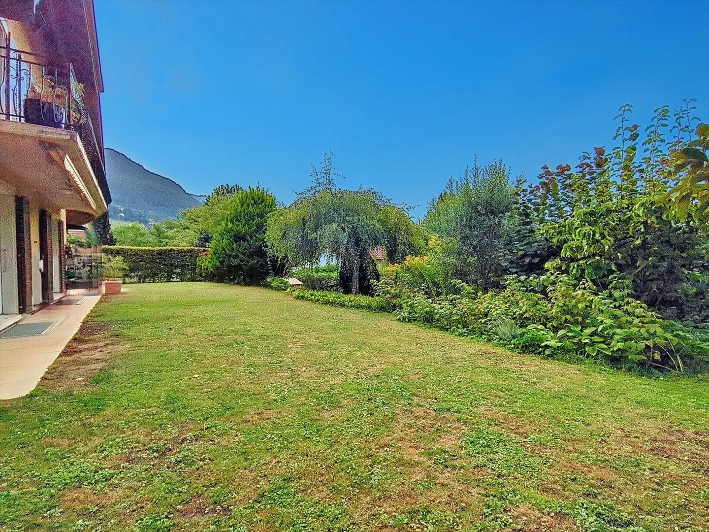 Semi-Detached House 5.5 Rooms - Photo 2 of 22