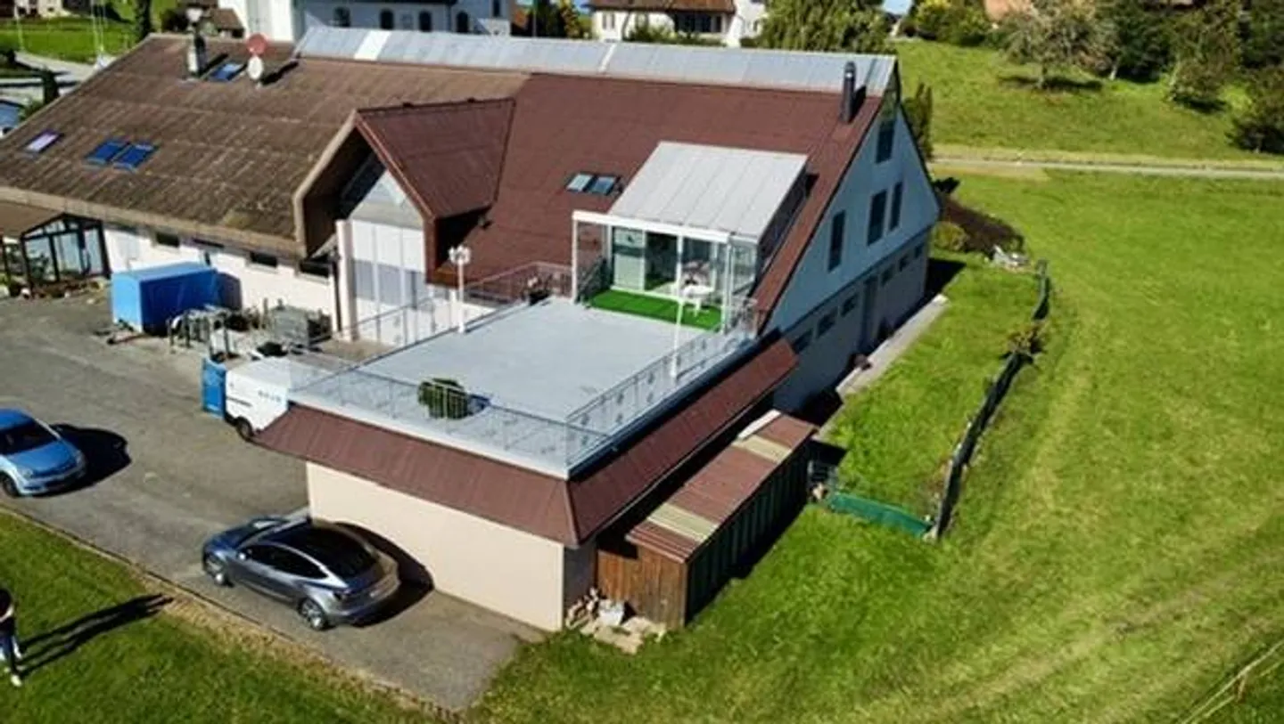 Free Suite Villa of 165 m2 + large storage area of 154 m2 - Photo 11 of 13