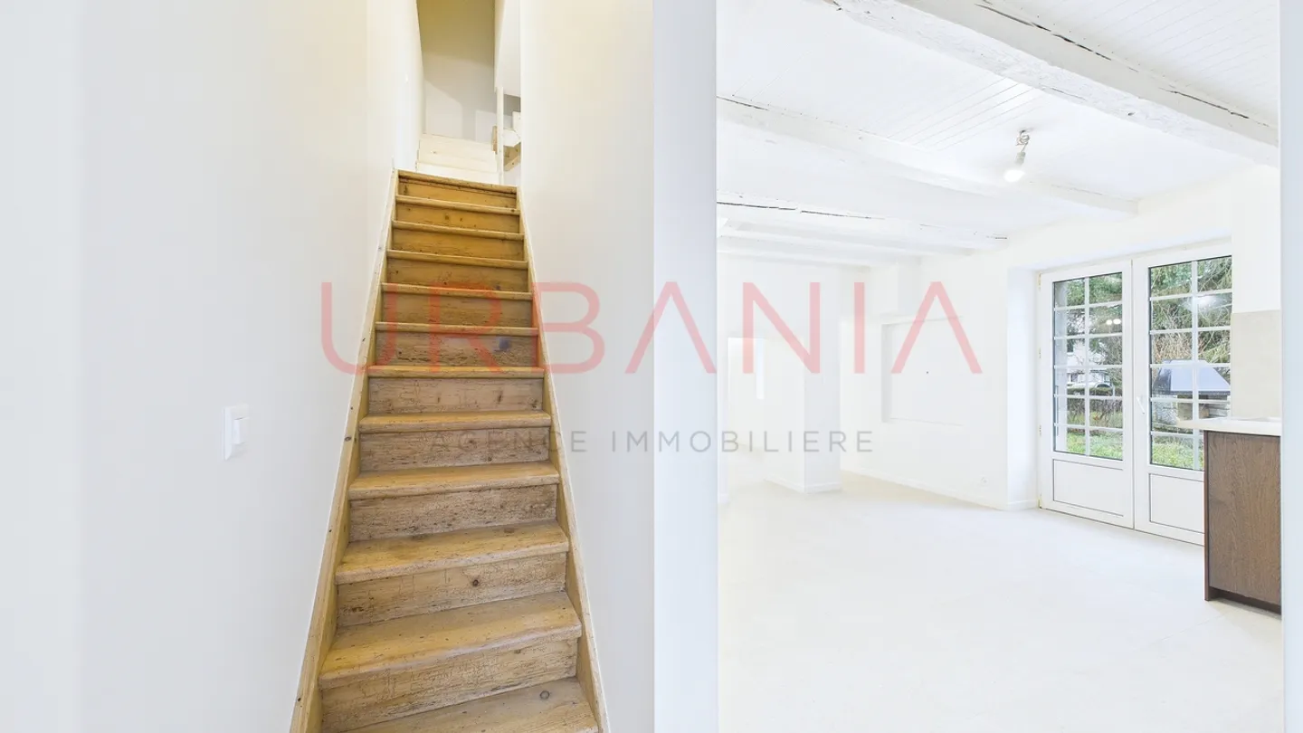 Triplex con giardino completamente ristrutturato nel cuore del villaggio - Foto 11 di 11