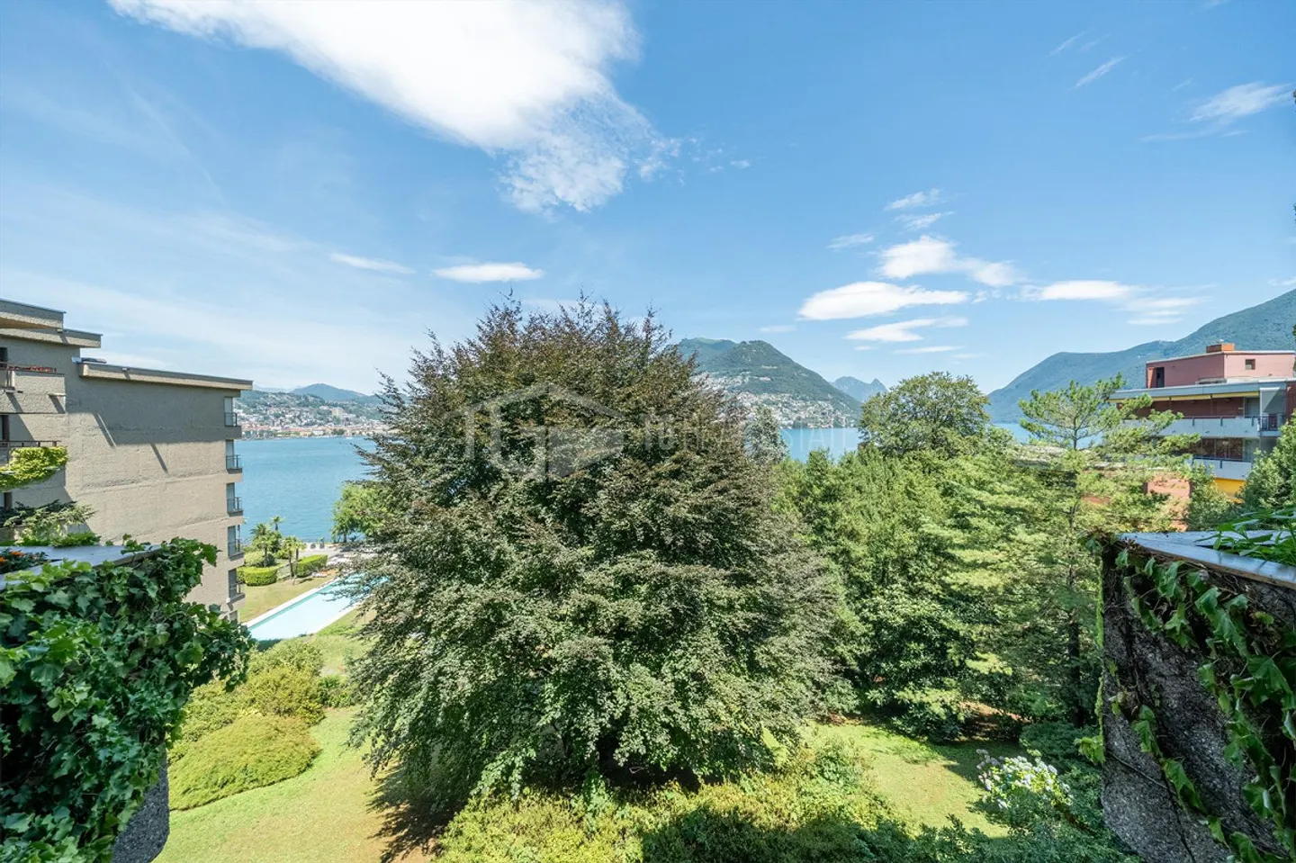 Duplex con vista lago a Paradiso - Foto 3 di 13