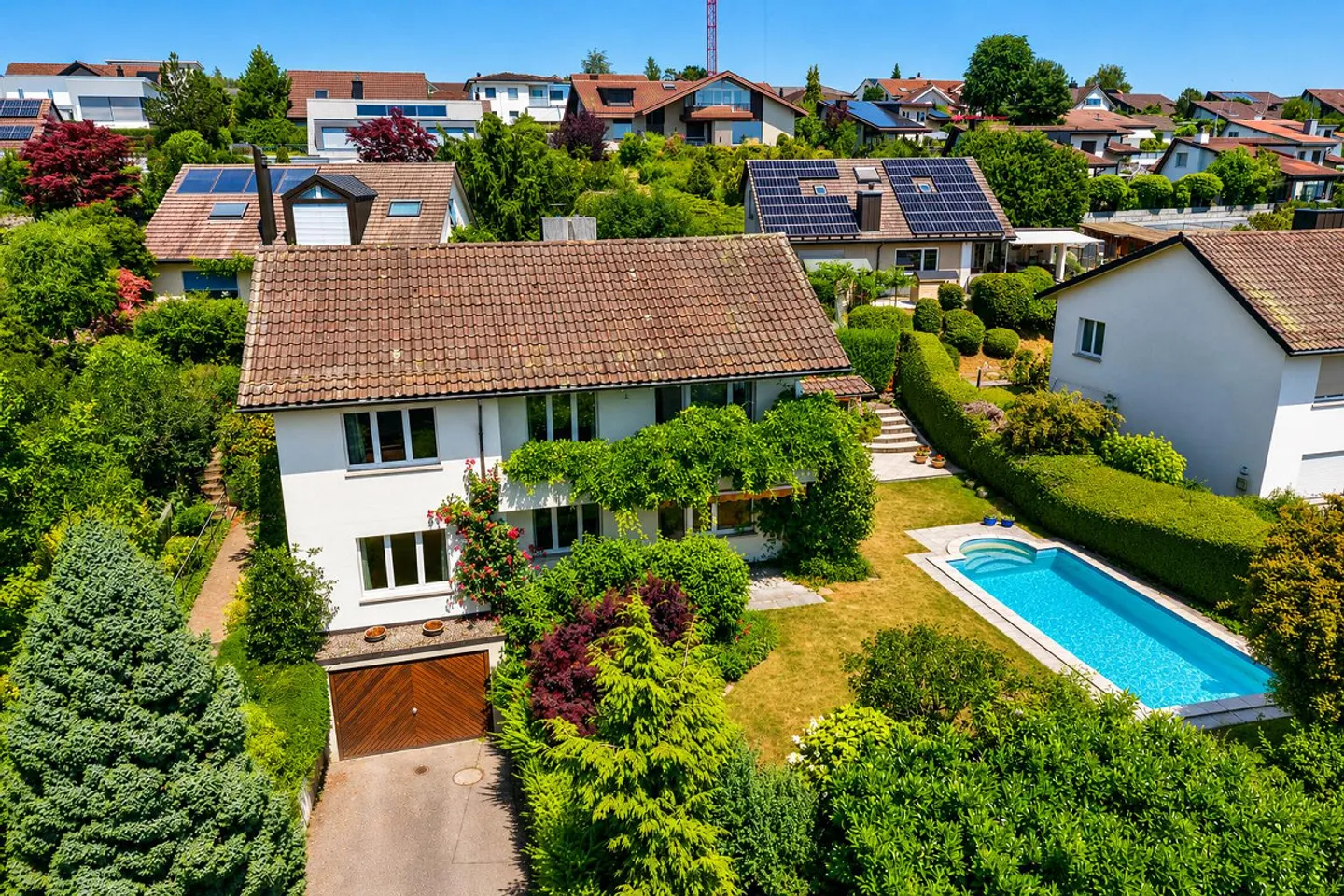 Idylle familiale avec piscine privée dans une impasse calme - Photo 1 sur 6