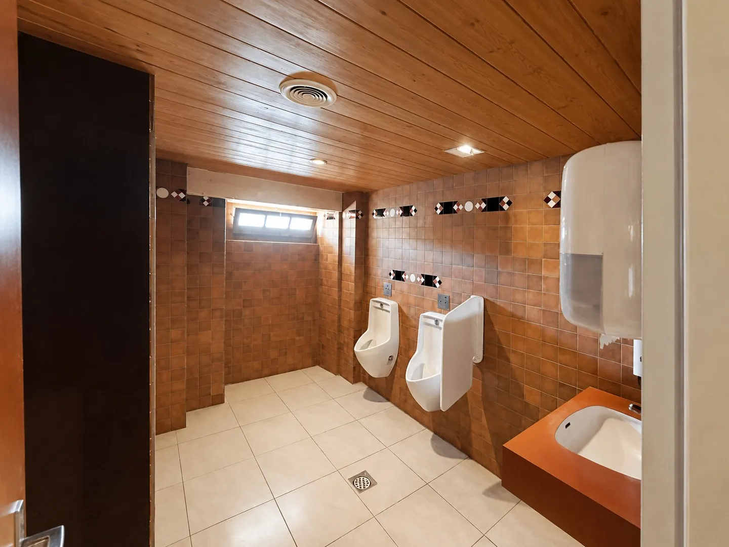 Commercial Space for Restaurant - Photo 17 of 19