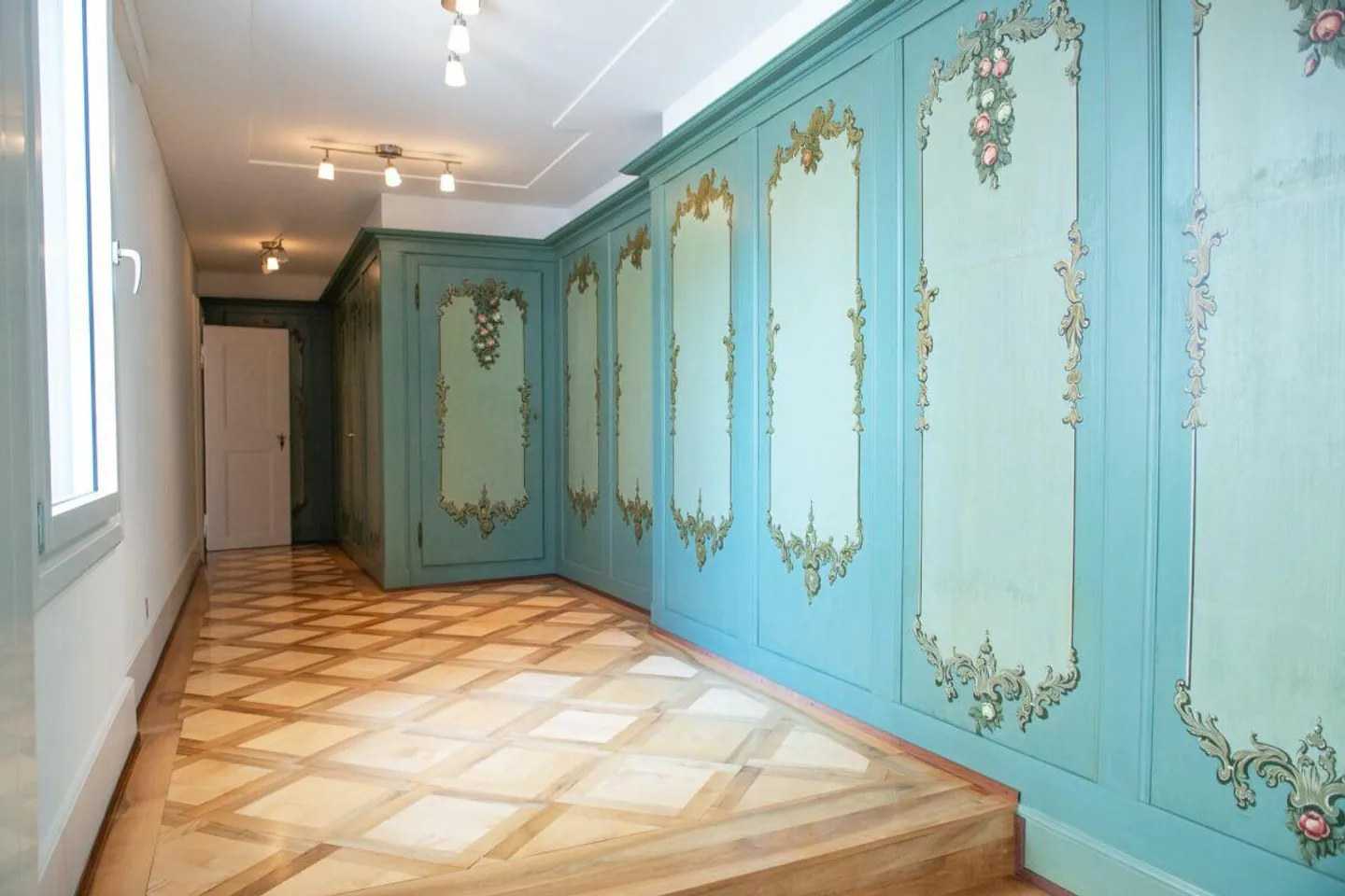 Vivre avec Histoire : Appartement de 4,5 pièces dans la vieille ville de Schaffhouse - Photo 2 sur 11