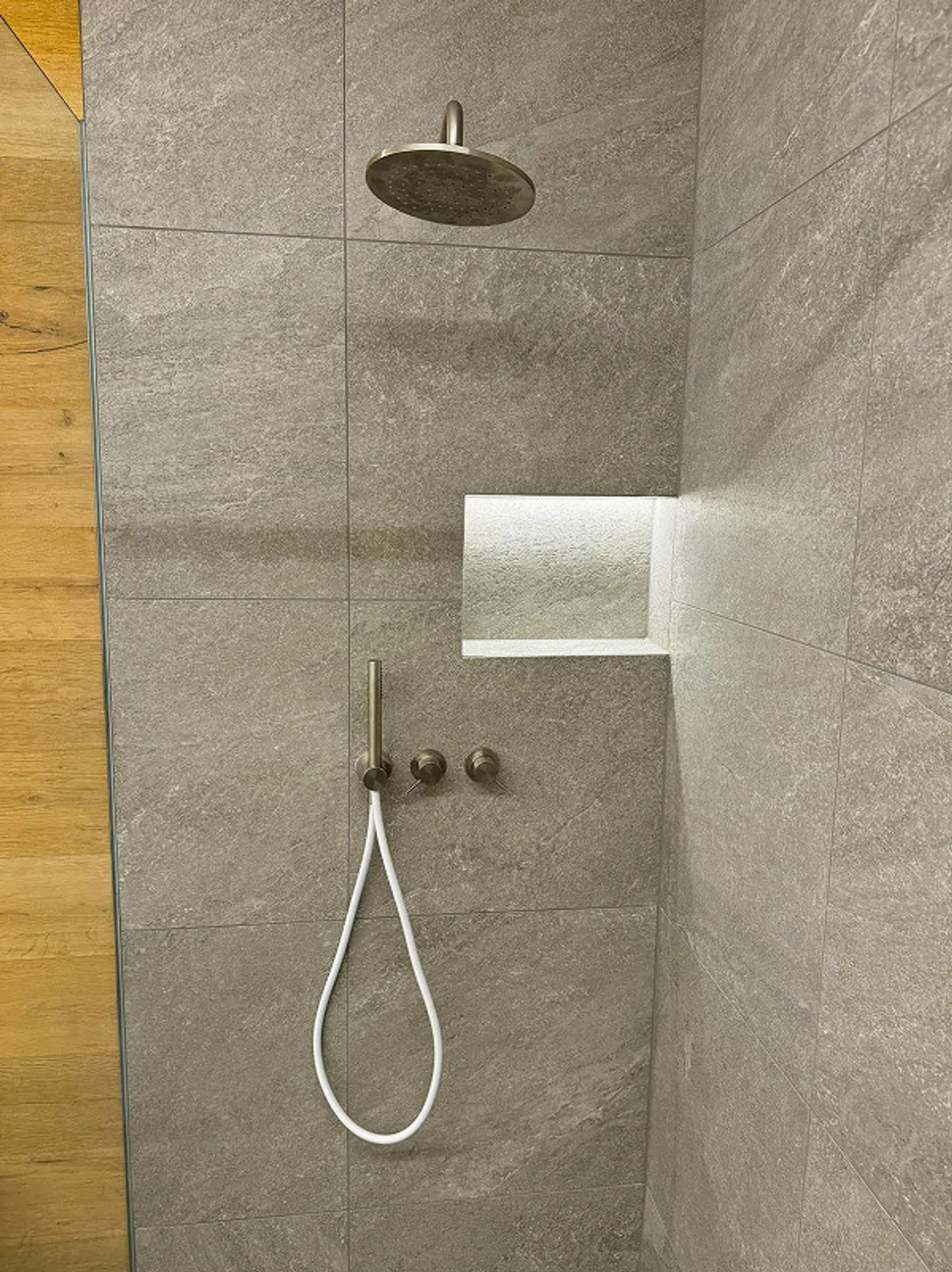 Neur 4.5 Room Apartment with Dream View - Photo 4 of 17