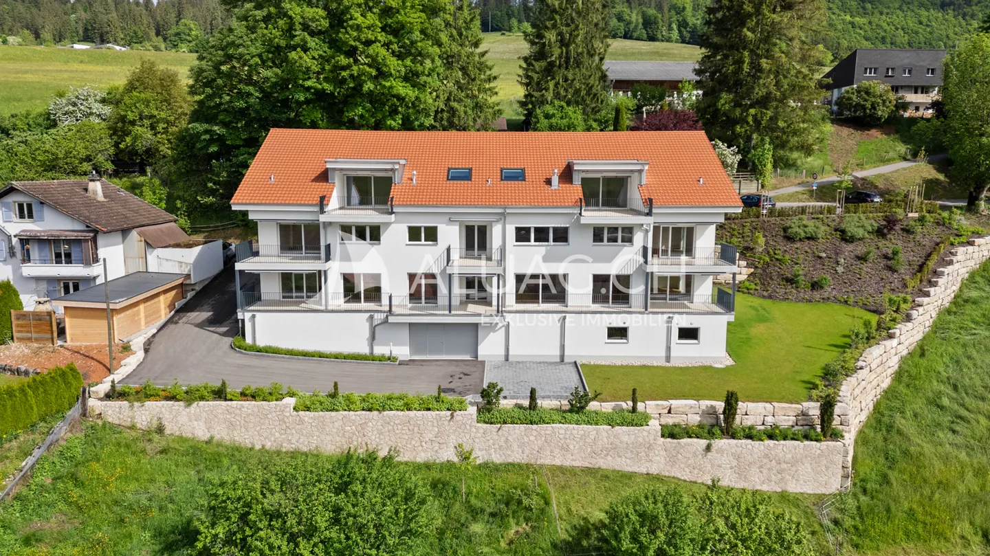 JURA LIVING - CHARMING 3.5 ROOM APARTMENT - Photo 2 of 11