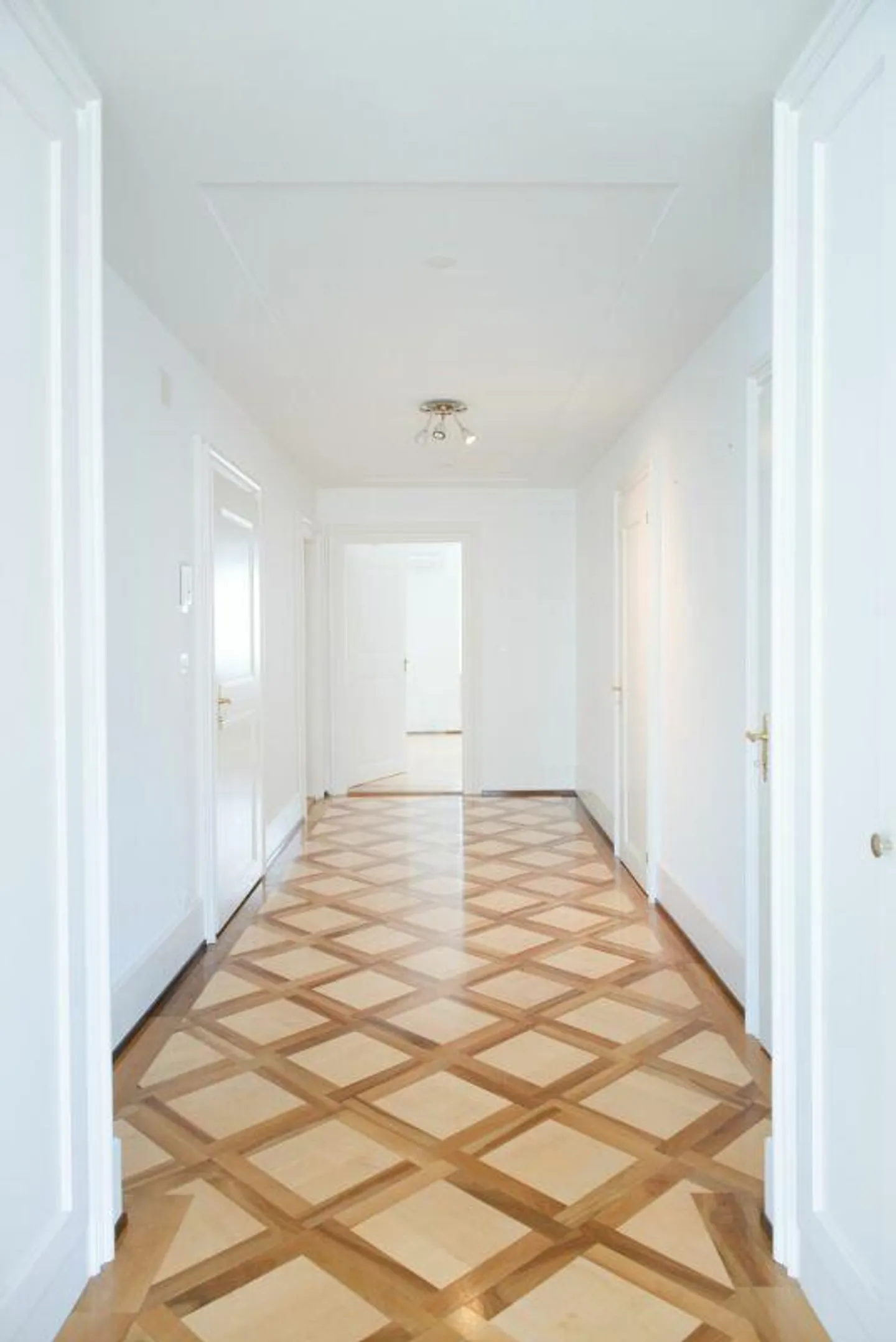 Vivre avec Histoire : Appartement de 4,5 pièces dans la vieille ville de Schaffhouse - Photo 7 sur 11