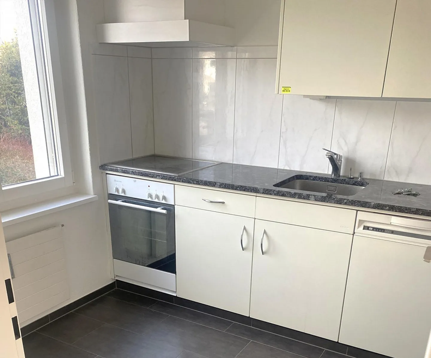 Appartamento luminoso e recentemente ristrutturato di 4,5 locali con due balconi - Foto 2 di 5