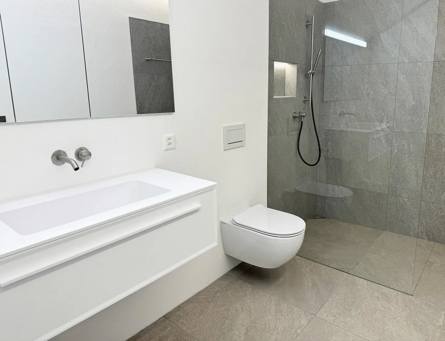 Neur 4.5 Room Apartment with Dream View - Photo 11 of 17