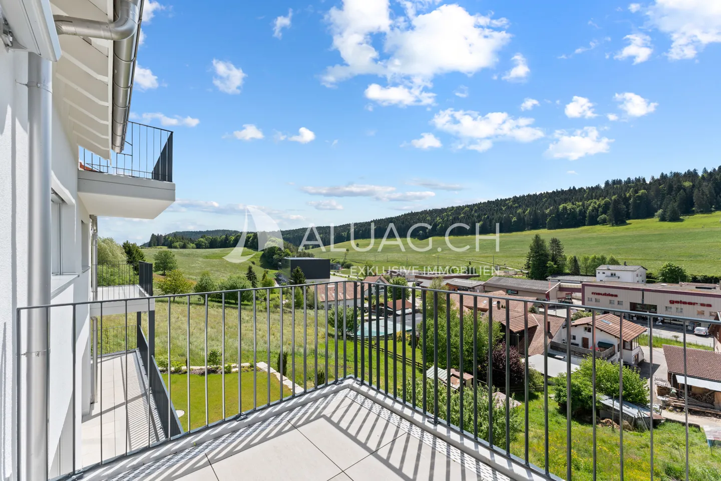 JURA LIVING - CHARMING 3.5 ROOM APARTMENT - Photo 10 of 11