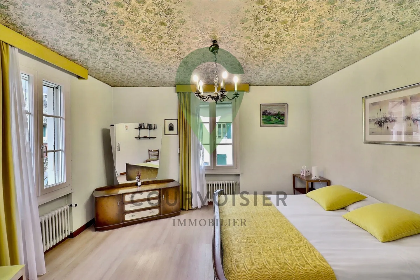 Spacious village house with character and great potential - Photo 4 of 21