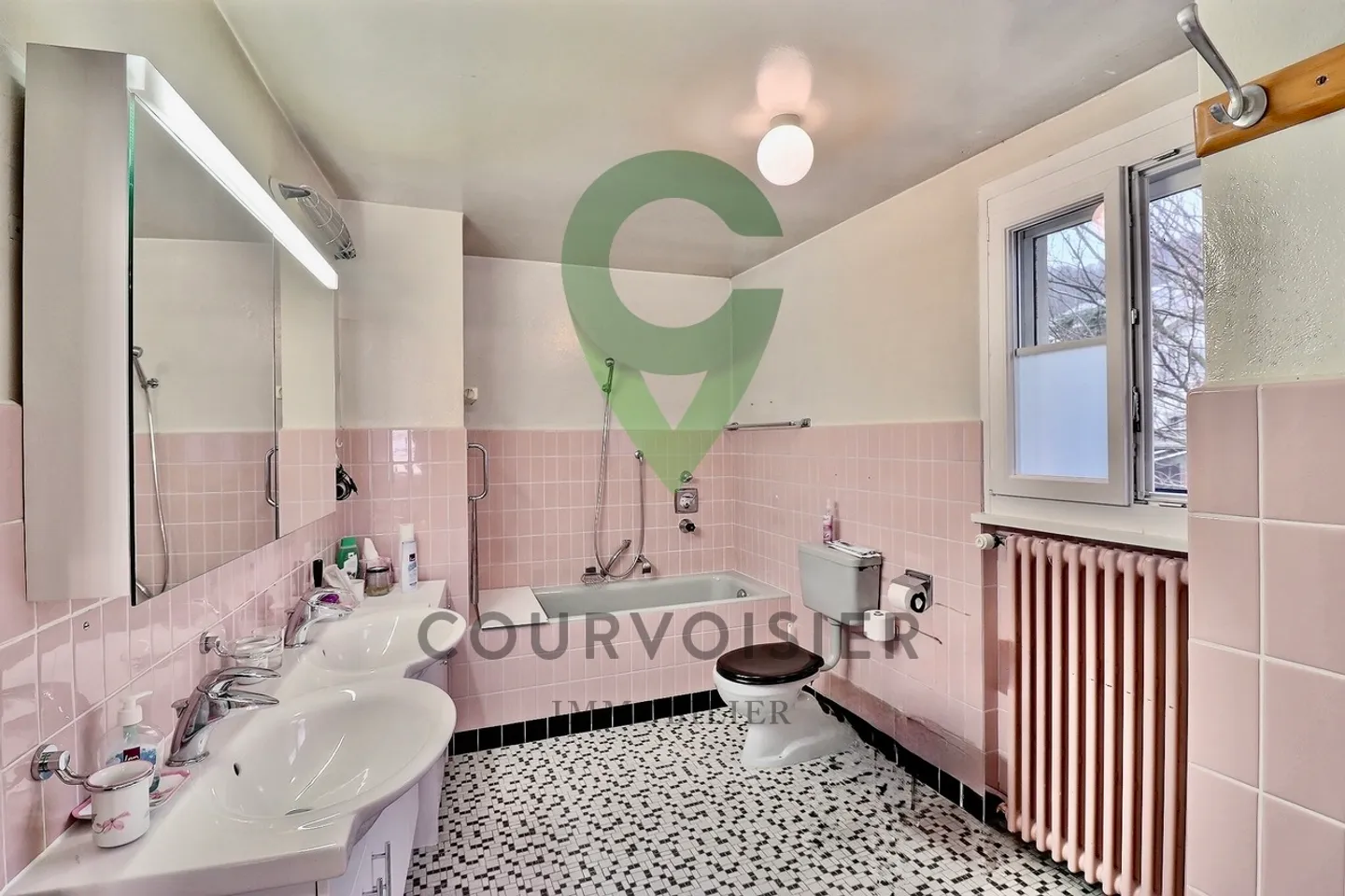 Spacious village house with character and great potential - Photo 5 of 21