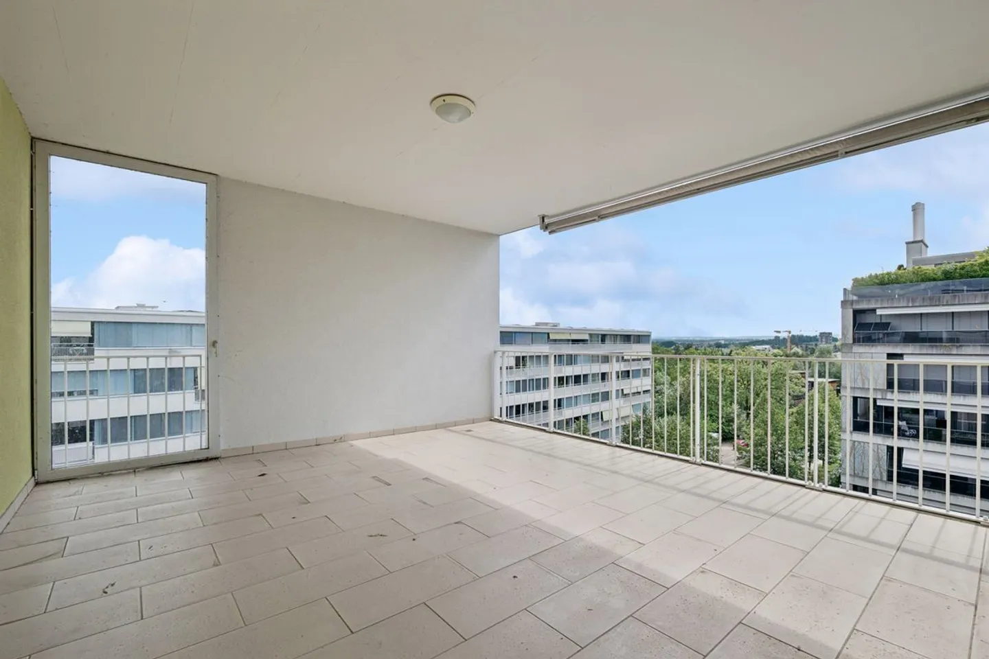 Appartement moderne avec vue - Photo 2 sur 11