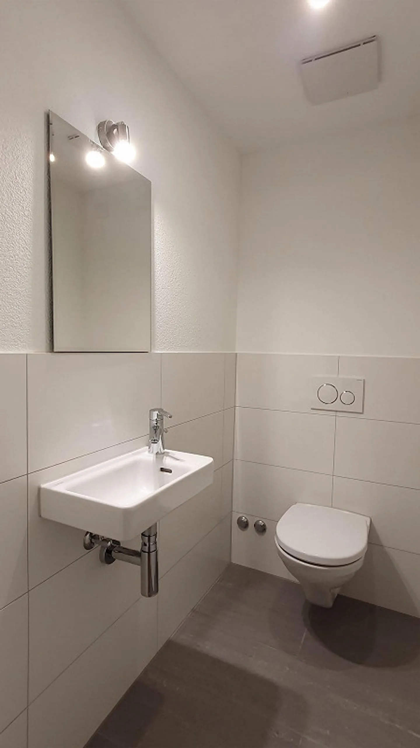 2.5 Room Apartment in Zurich - Photo 2 of 8