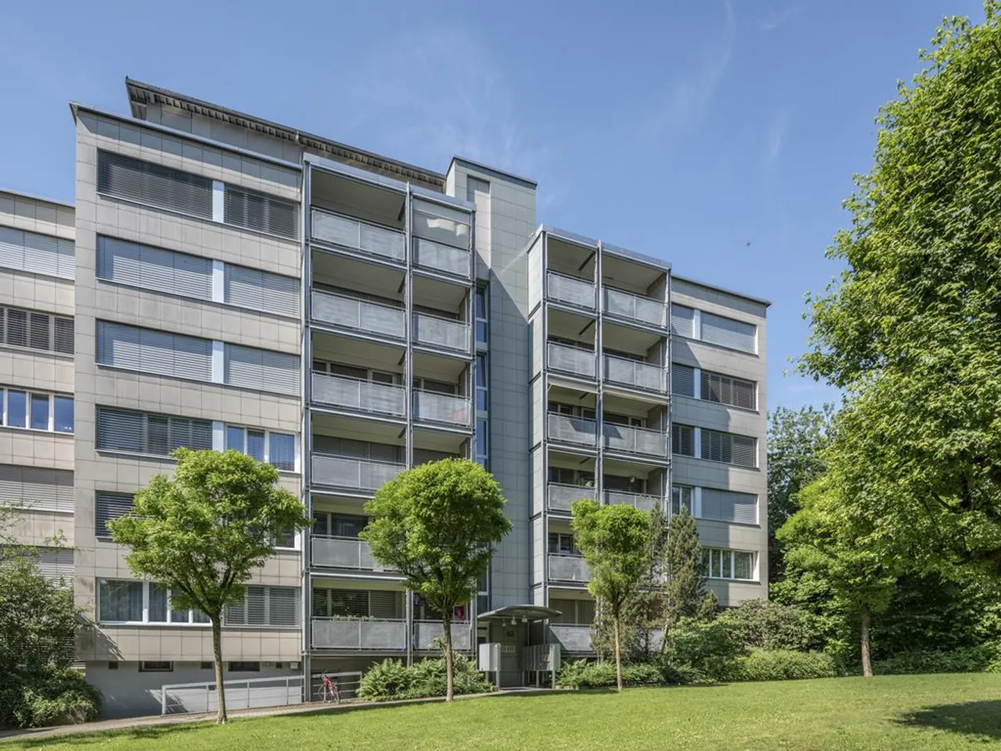 RENT WITHOUT DEPOSIT - Exactly right for city dwellers - Photo 1 of 7