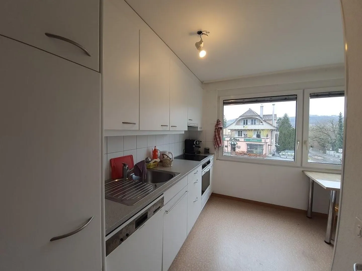 Appartement charmant et central de 4 1/2 pièces à louer - Photo 3 sur 12