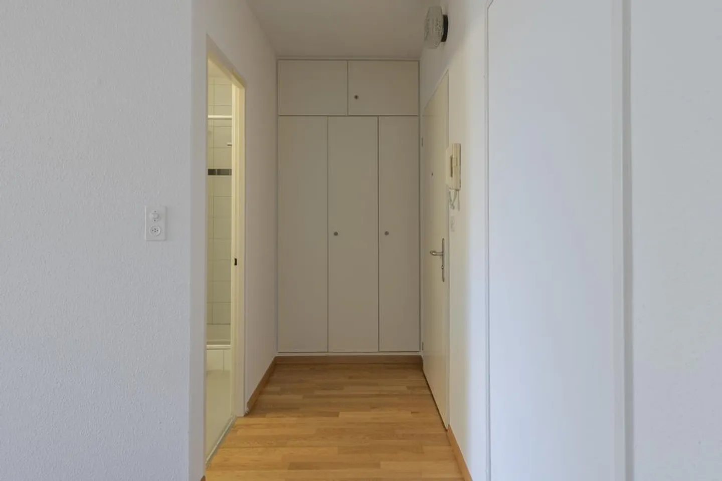 RENT WITHOUT DEPOSIT - Exactly right for city dwellers - Photo 4 of 7