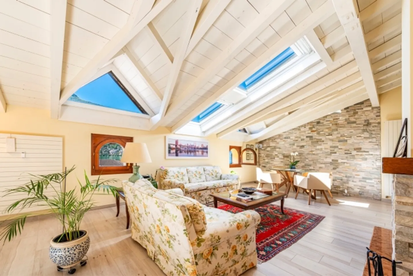 «5.5 Room attic apartment» - Photo 5 sur 14