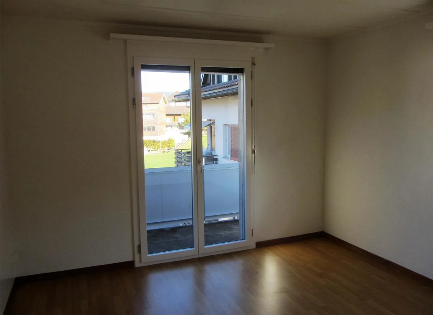 1.5-room apartment on the upper floor in a central location - Photo 2 of 2