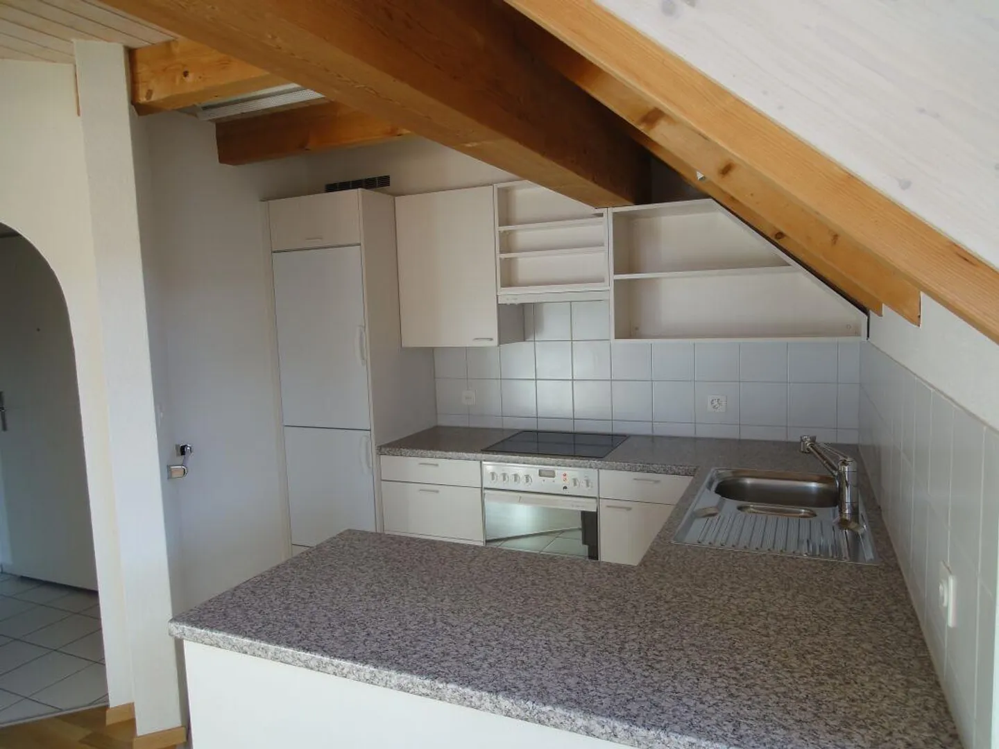 Dachwohnung mit Galerie und Cheminée - Foto 3 von 6