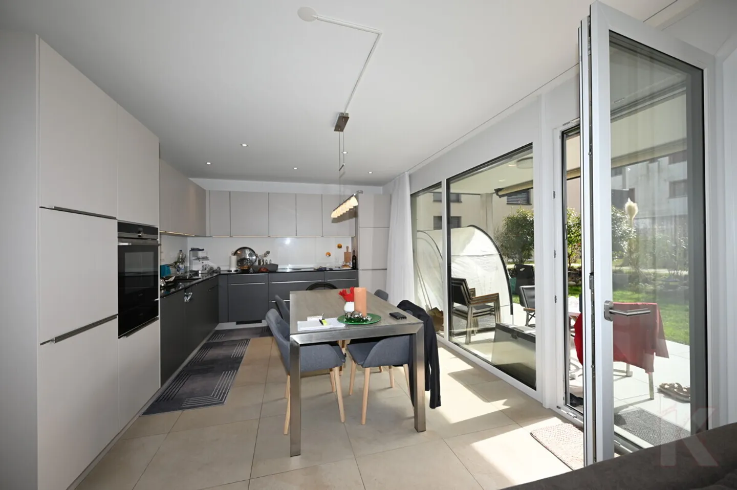 Stilvolle Gartenwohnung in Trimmis - Foto 2 von 13